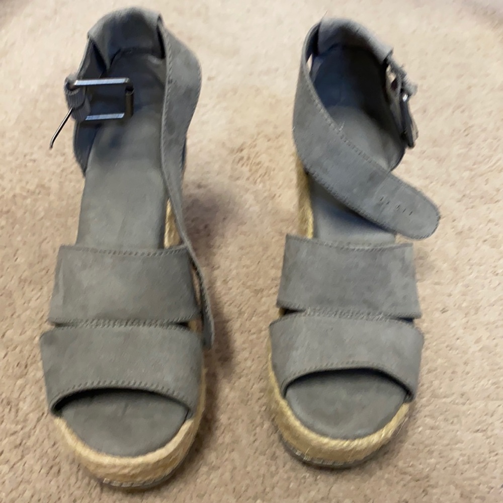 Cute stylish wedges!